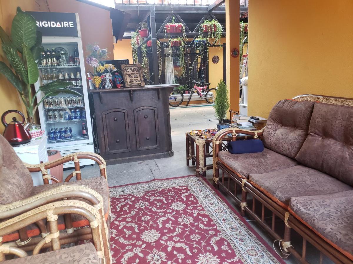 アンティグア・グアテマラ Parrot House Bed & Breakfast エクステリア 写真